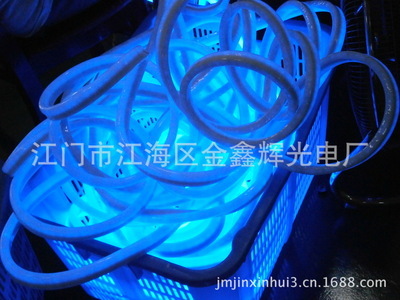 LED二线柔性灯带 点亮现代空间的静谧之美——以江门金鑫辉光电为例